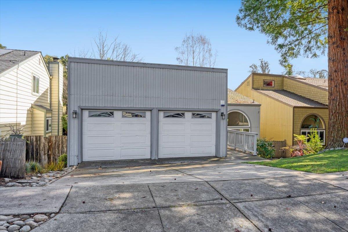 Detail Gallery Image 3 of 48 For 334 Lee  Street St, Santa Cruz,  CA 95060 - 4 Beds | 2/1 Baths