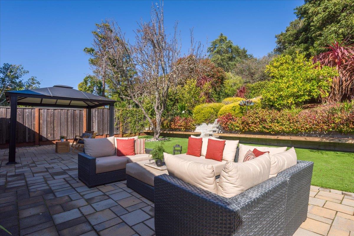 Detail Gallery Image 21 of 37 For 2705 Monserat Ave, Belmont,  CA 94002 - 4 Beds | 3 Baths