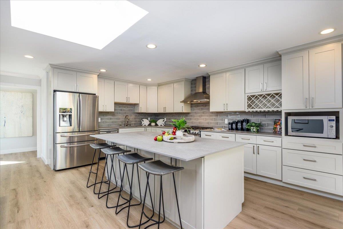 Detail Gallery Image 6 of 37 For 2705 Monserat Ave, Belmont,  CA 94002 - 4 Beds | 3 Baths