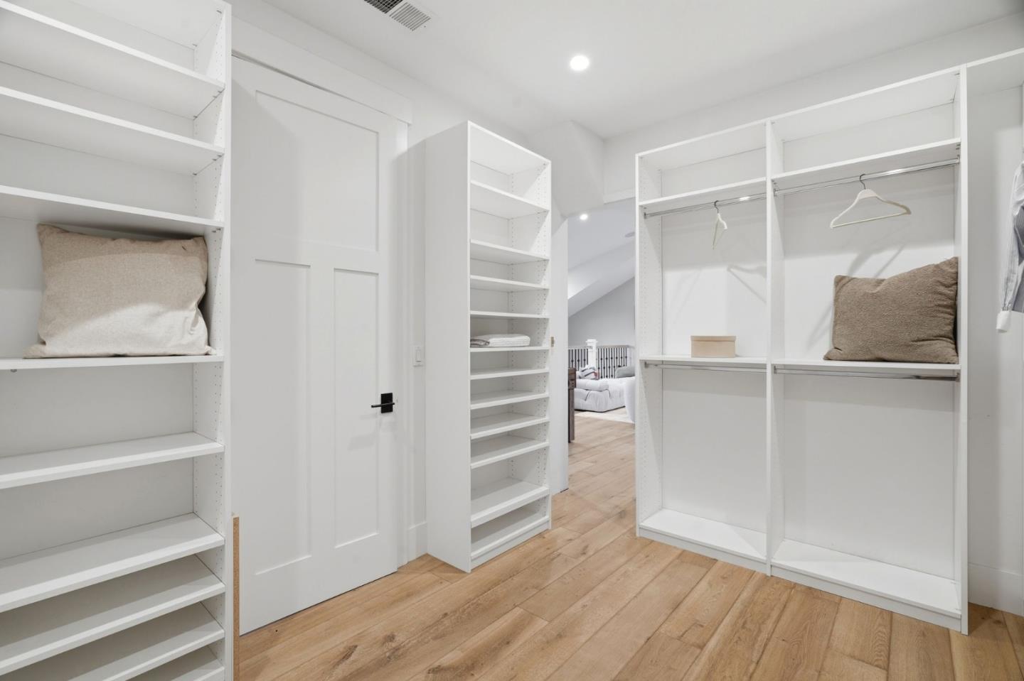 Detail Gallery Image 39 of 87 For 1549 Keesling Ave, San Jose,  CA 95125 - 5 Beds | 4/2 Baths