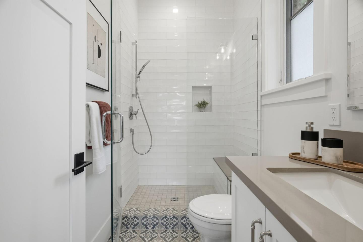 Detail Gallery Image 9 of 87 For 1549 Keesling Ave, San Jose,  CA 95125 - 5 Beds | 4/2 Baths