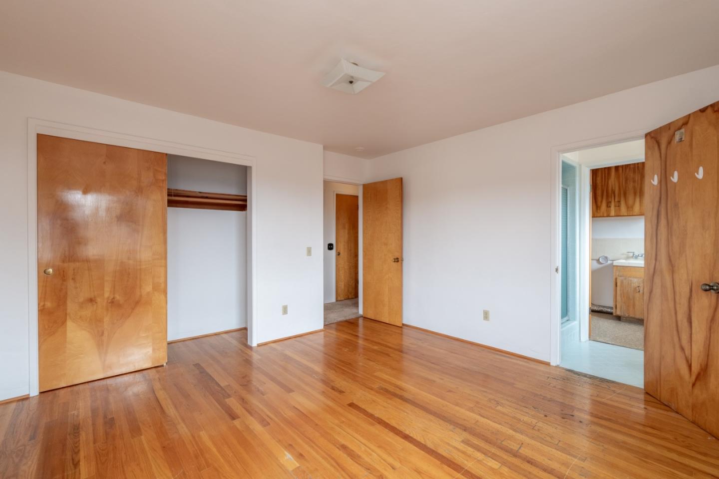 Detail Gallery Image 12 of 37 For 113 Seeno St, Monterey,  CA 93940 - 2 Beds | 2 Baths