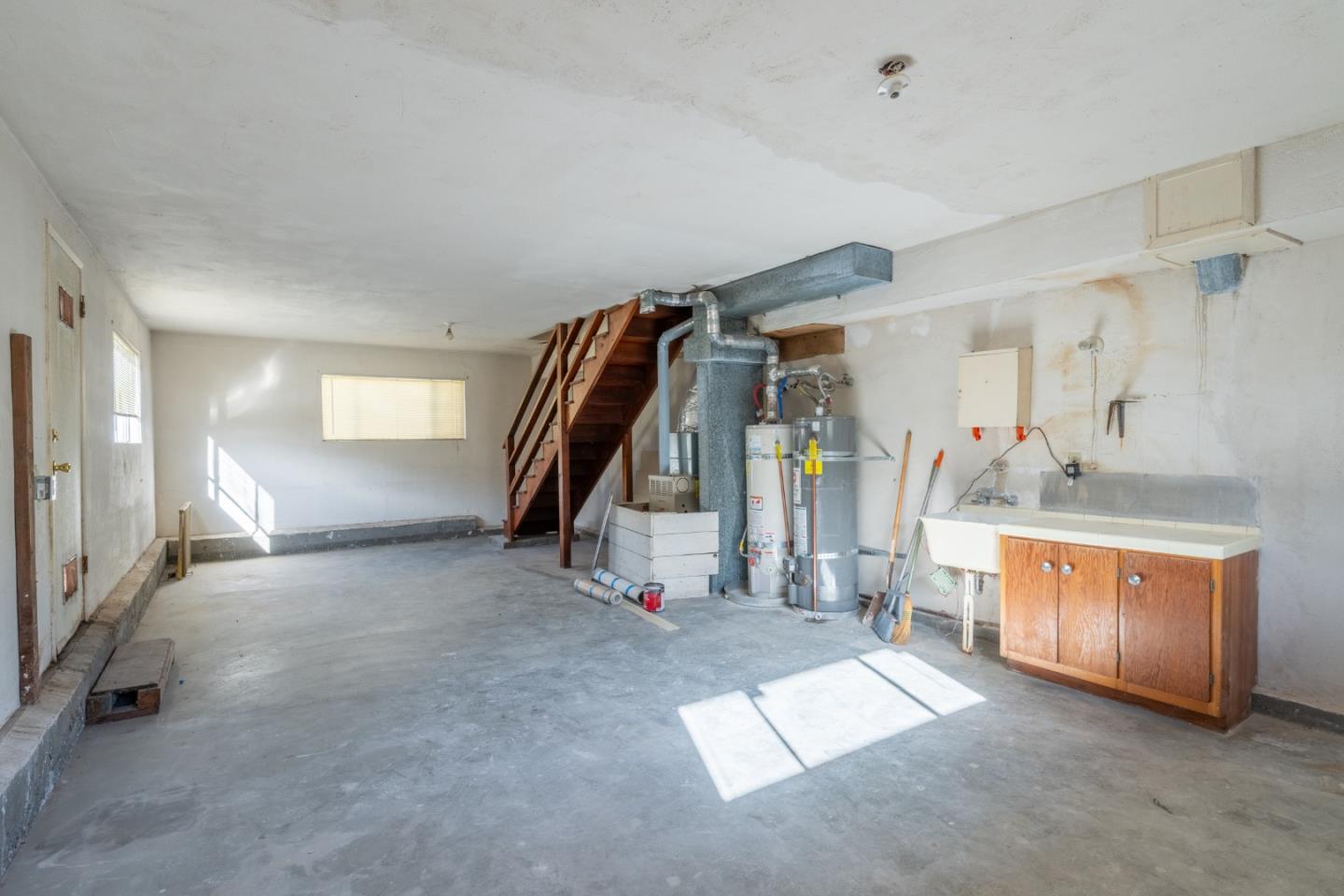 Detail Gallery Image 34 of 37 For 113 Seeno St, Monterey,  CA 93940 - 2 Beds | 2 Baths