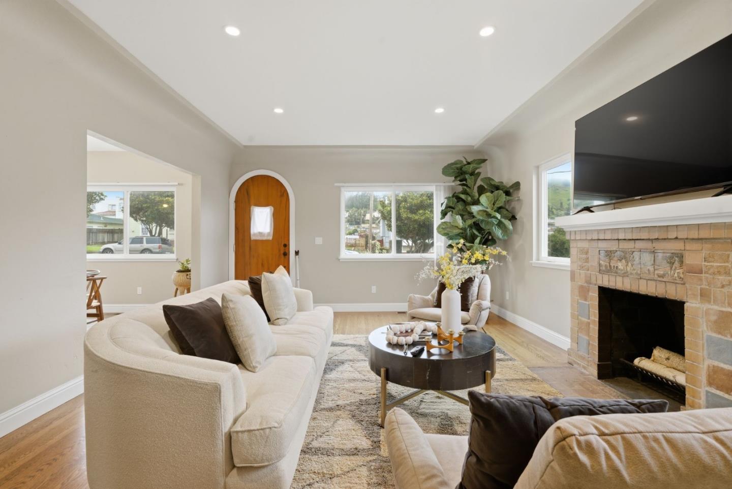 Detail Gallery Image 4 of 46 For 761 Miller Ave, South San Francisco,  CA 94080 - 4 Beds | 2 Baths