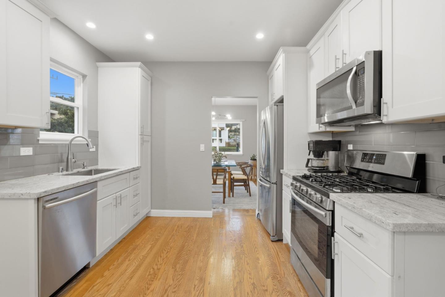 Detail Gallery Image 9 of 46 For 761 Miller Ave, South San Francisco,  CA 94080 - 4 Beds | 2 Baths