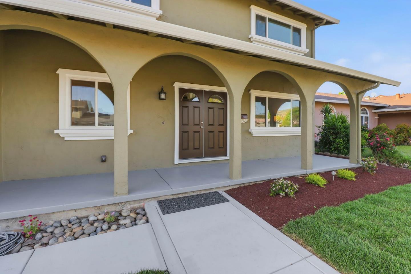 Detail Gallery Image 5 of 39 For Sueno Dr, San Jose,  CA 95148 - 4 Beds | 3 Baths