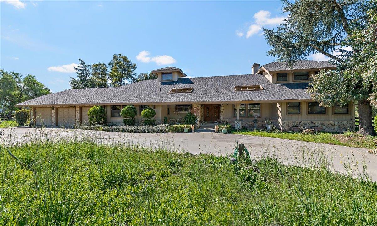 Detail Gallery Image 13 of 51 For 13575 Mammini Ct, San Martin,  CA 95046 - 4 Beds | 3/1 Baths