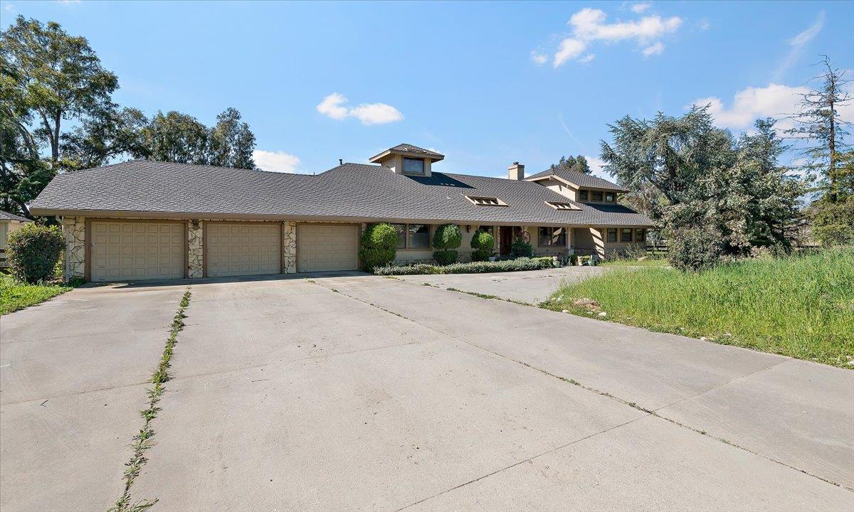 Detail Gallery Image 14 of 51 For 13575 Mammini Ct, San Martin,  CA 95046 - 4 Beds | 3/1 Baths