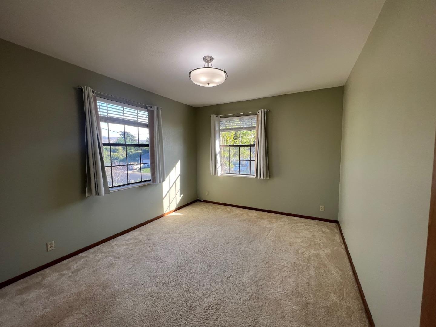 Detail Gallery Image 15 of 16 For 381 Saint Andrews Ln, Half Moon Bay,  CA 94019 - 3 Beds | 2/1 Baths