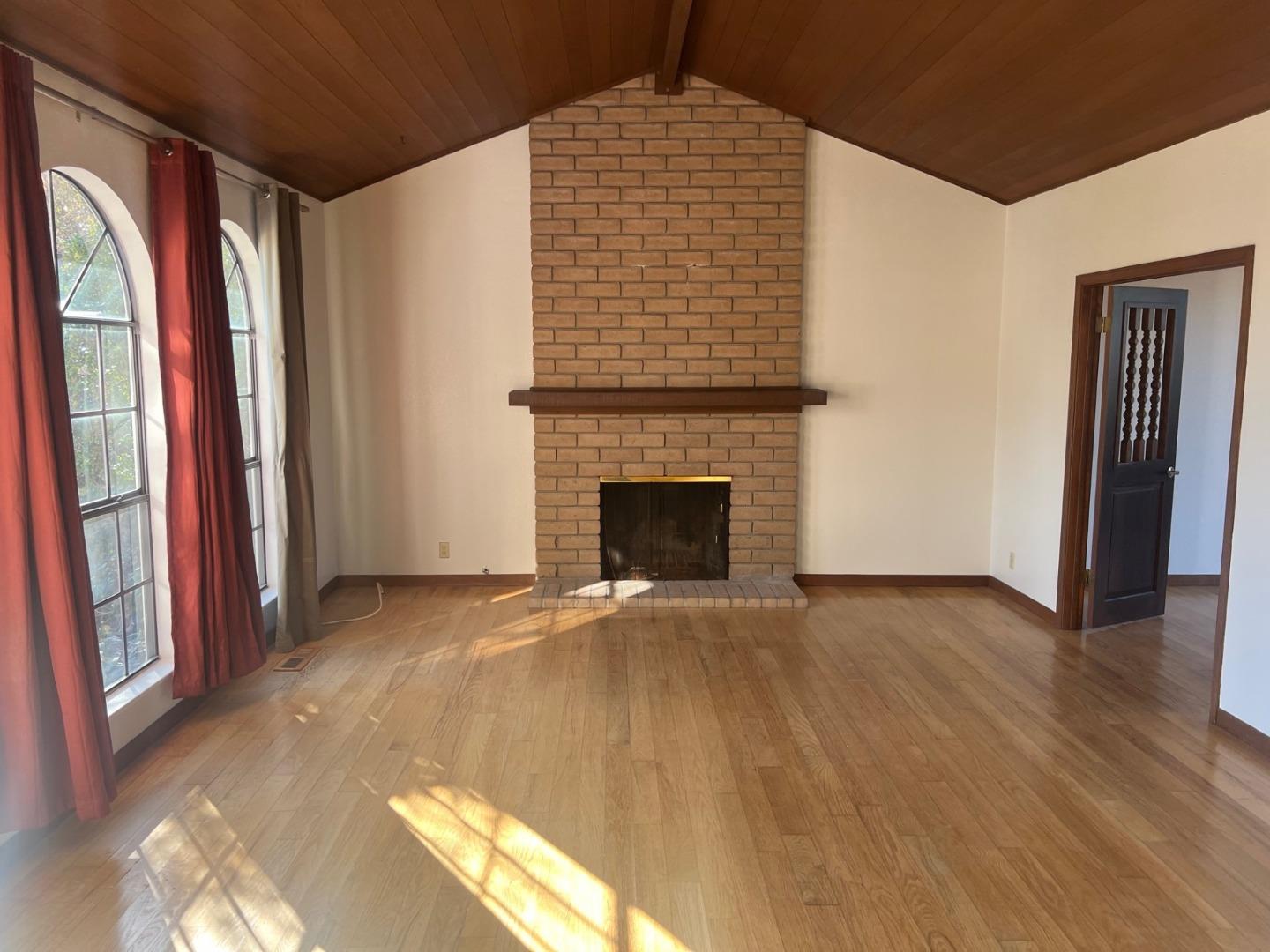 Detail Gallery Image 2 of 16 For 381 Saint Andrews Ln, Half Moon Bay,  CA 94019 - 3 Beds | 2/1 Baths