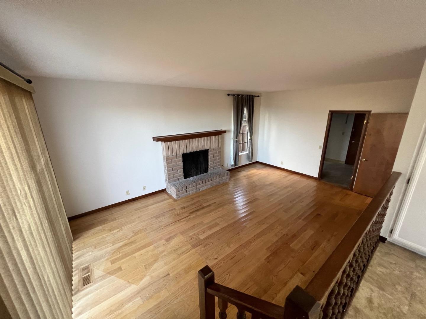 Detail Gallery Image 7 of 16 For 381 Saint Andrews Ln, Half Moon Bay,  CA 94019 - 3 Beds | 2/1 Baths