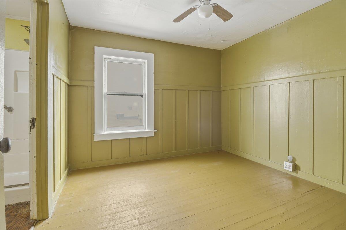 Detail Gallery Image 13 of 26 For 529 Wave St, Monterey,  CA 93940 - 3 Beds | 1/1 Baths