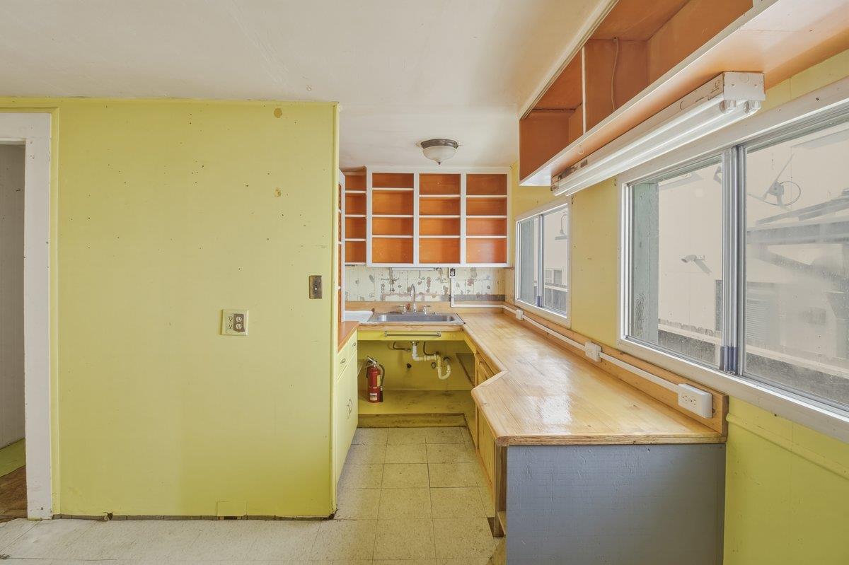 Detail Gallery Image 25 of 26 For 529 Wave St, Monterey,  CA 93940 - 3 Beds | 1/1 Baths