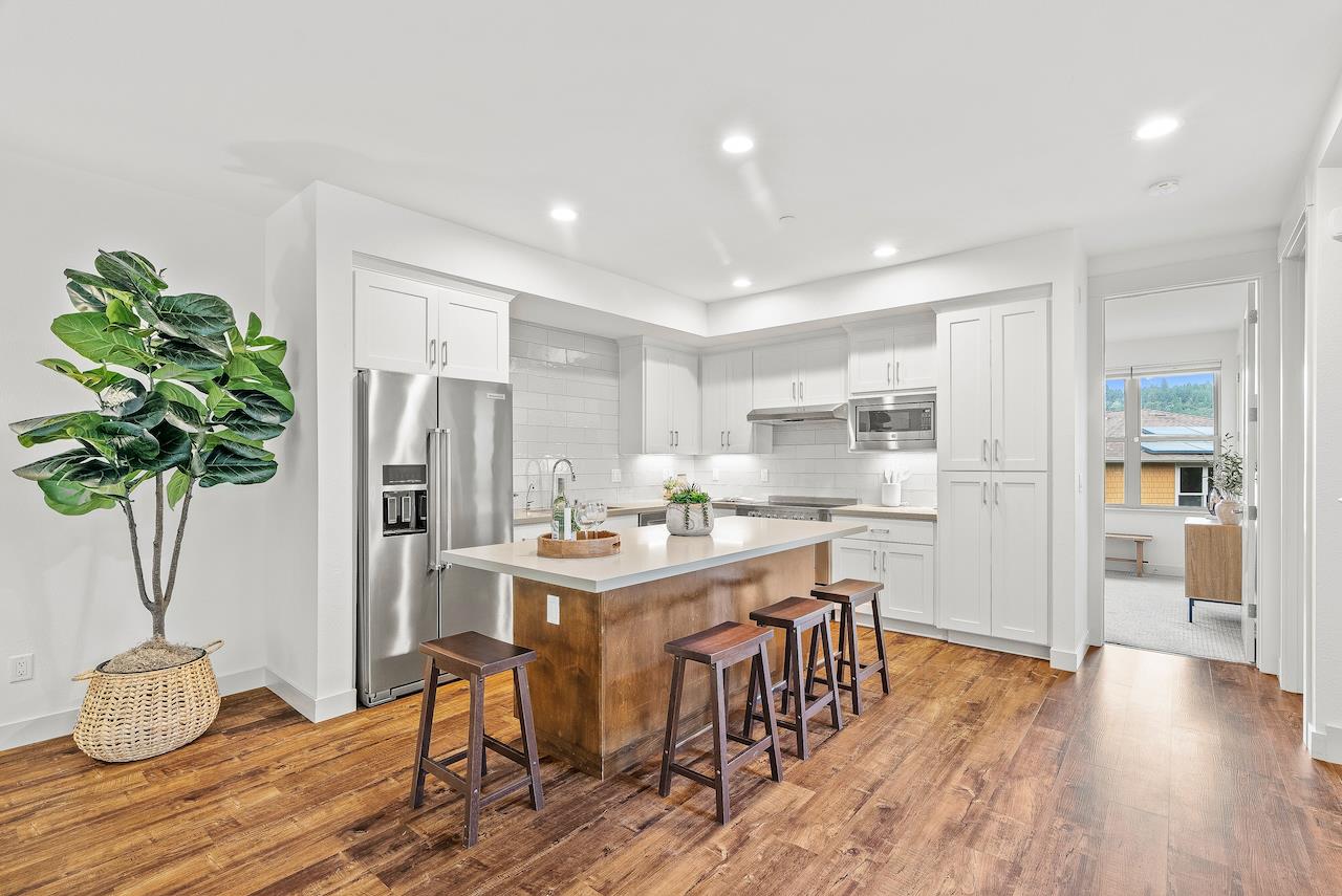 Detail Gallery Image 4 of 48 For 918 Lundy Ln, Scotts Valley,  CA 95066 - 4 Beds | 3 Baths