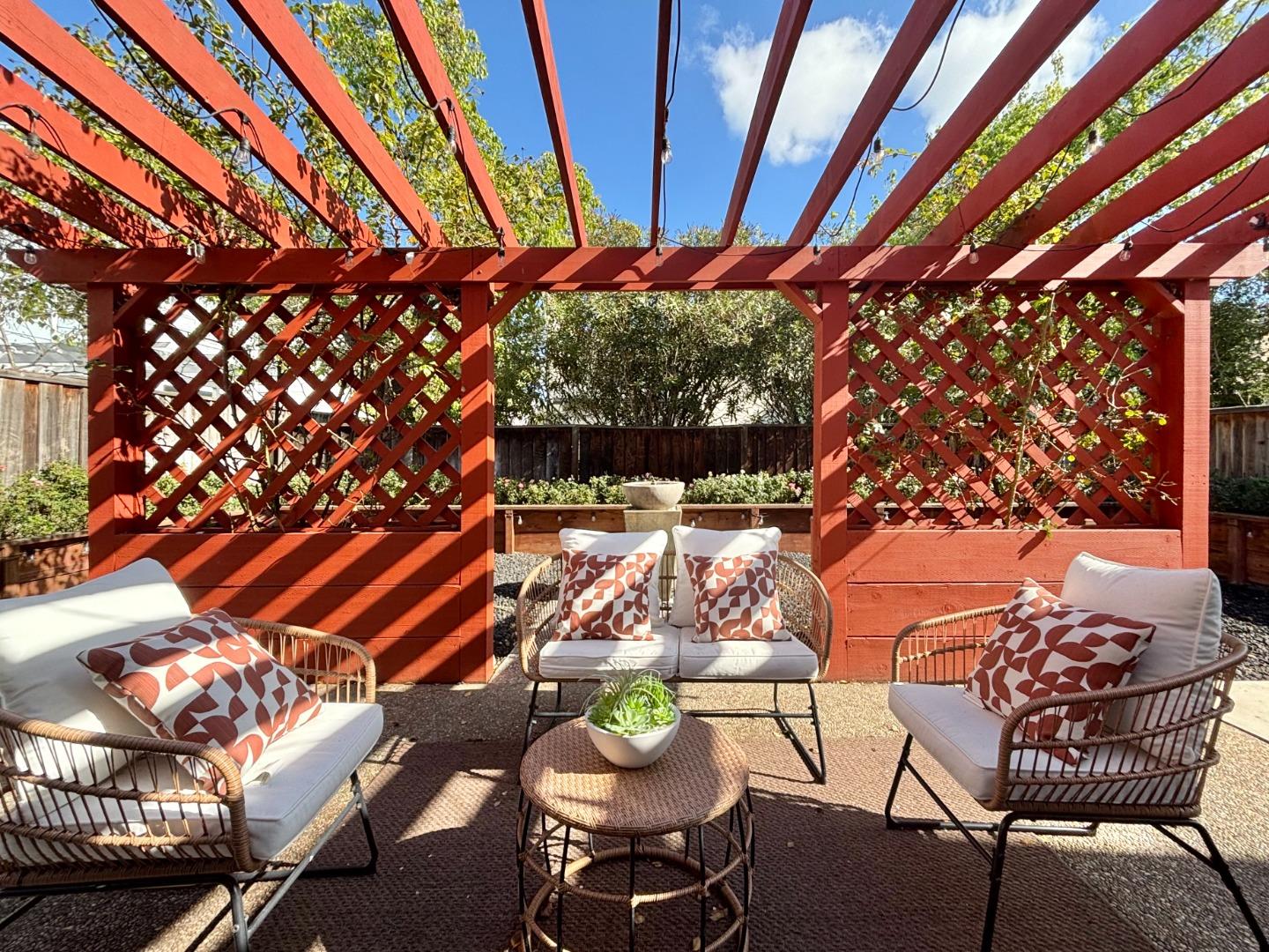 Detail Gallery Image 31 of 53 For 34216 Northwind Ter, Fremont,  CA 94555 - 4 Beds | 2/1 Baths