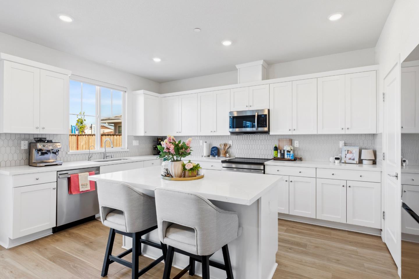 Detail Gallery Image 10 of 30 For 273 Dogwood Ranch Way, Patterson,  CA 95363 - 4 Beds | 3 Baths