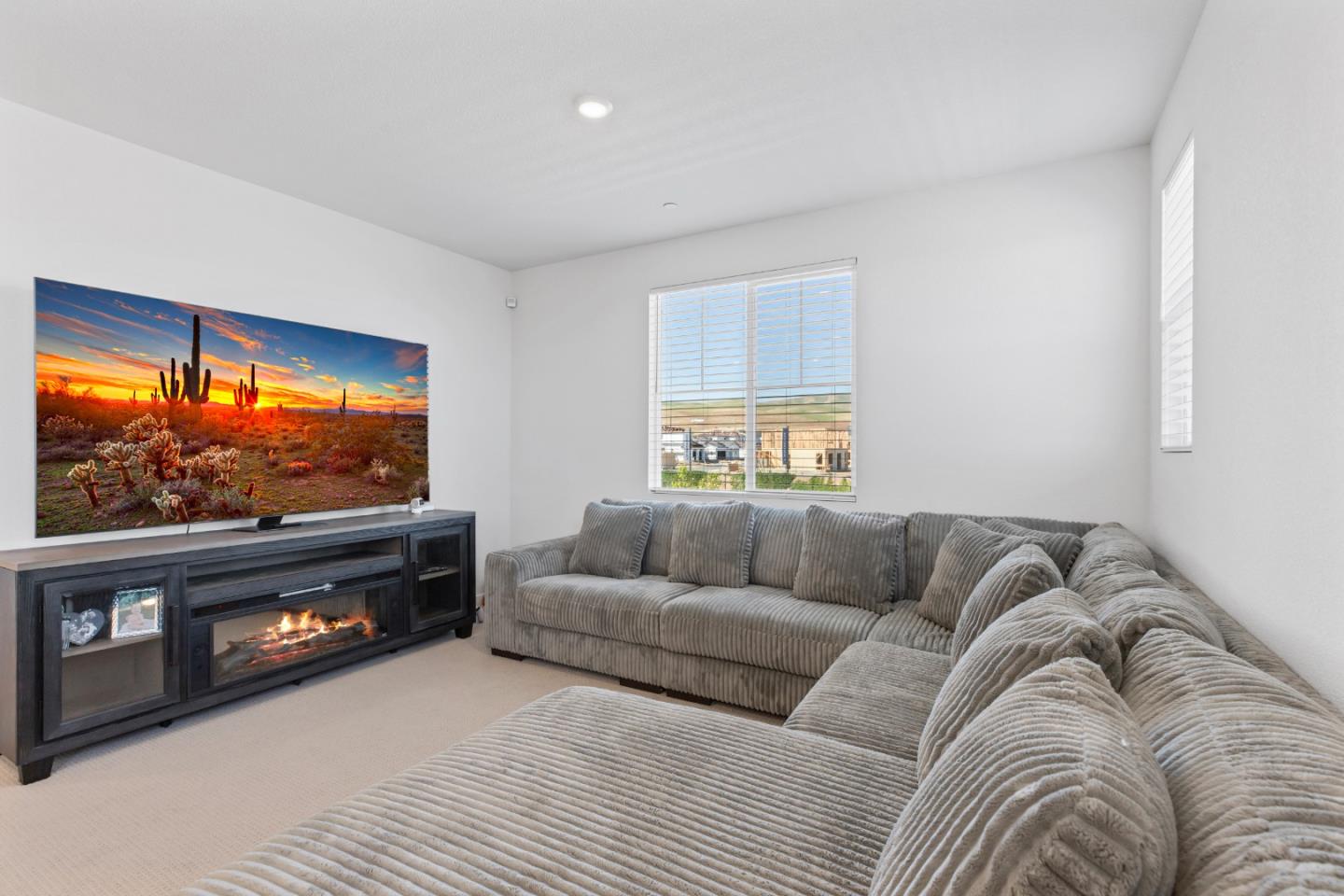 Detail Gallery Image 6 of 30 For 273 Dogwood Ranch Way, Patterson,  CA 95363 - 4 Beds | 3 Baths