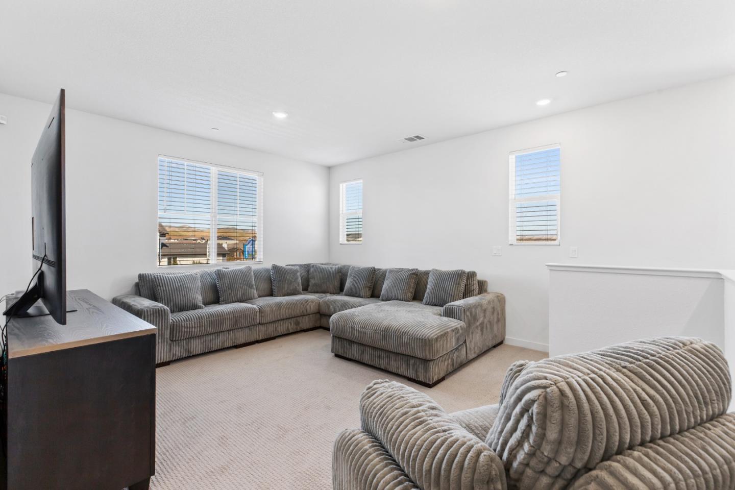 Detail Gallery Image 7 of 30 For 273 Dogwood Ranch Way, Patterson,  CA 95363 - 4 Beds | 3 Baths