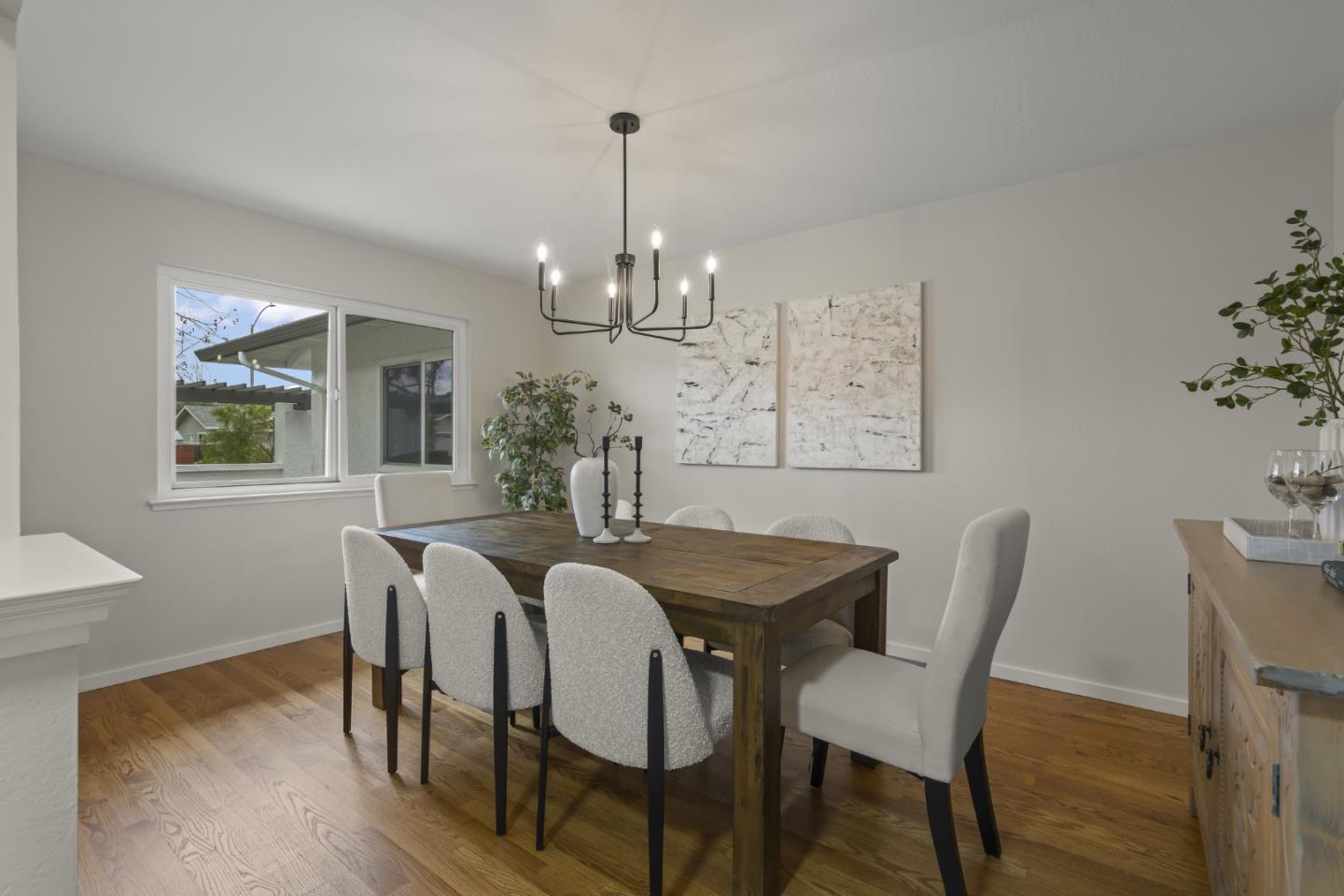 Detail Gallery Image 12 of 49 For 1494 Valcartier Dr, Sunnyvale,  CA 94087 - 4 Beds | 2/1 Baths