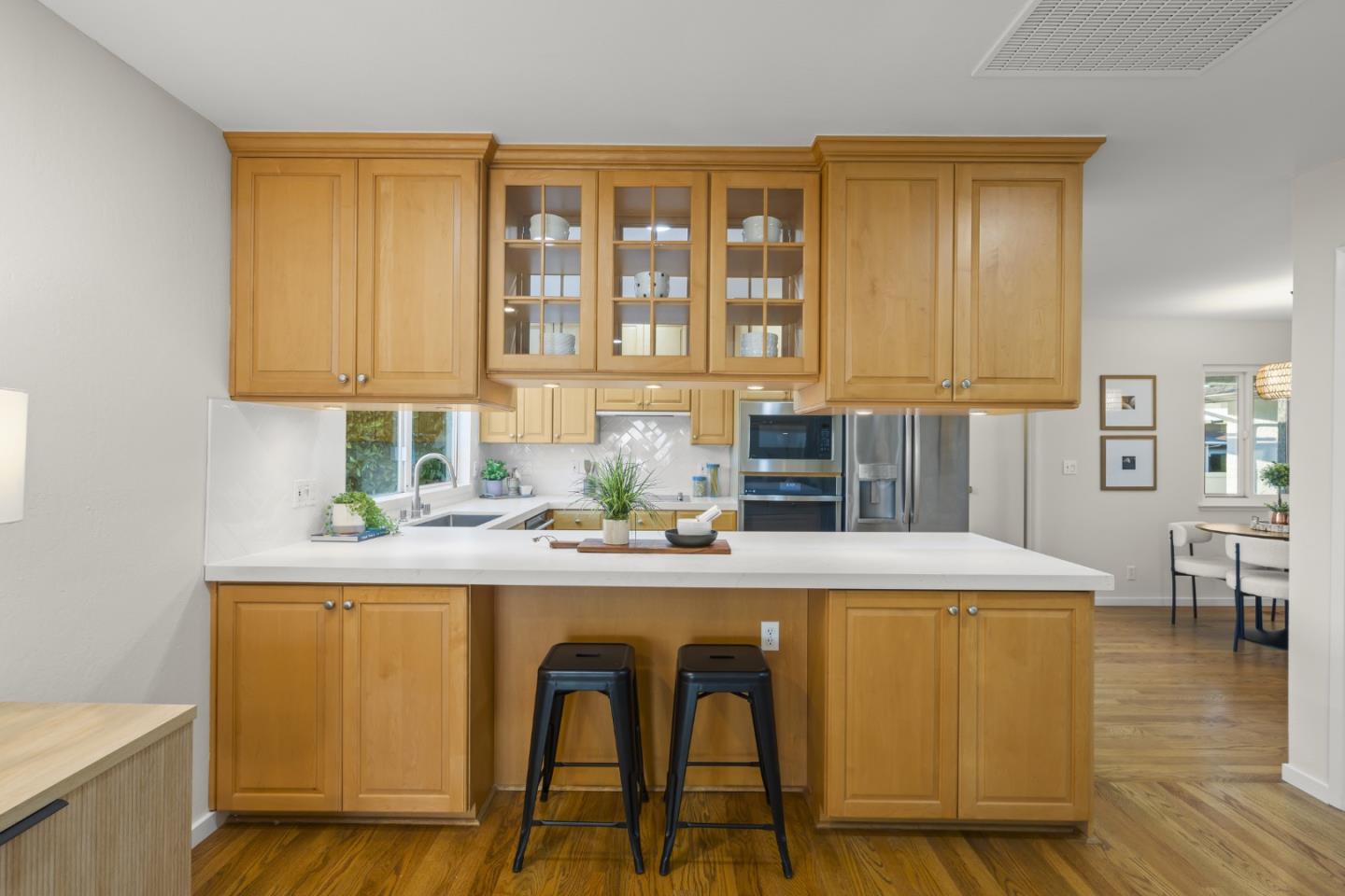 Detail Gallery Image 19 of 49 For 1494 Valcartier Dr, Sunnyvale,  CA 94087 - 4 Beds | 2/1 Baths