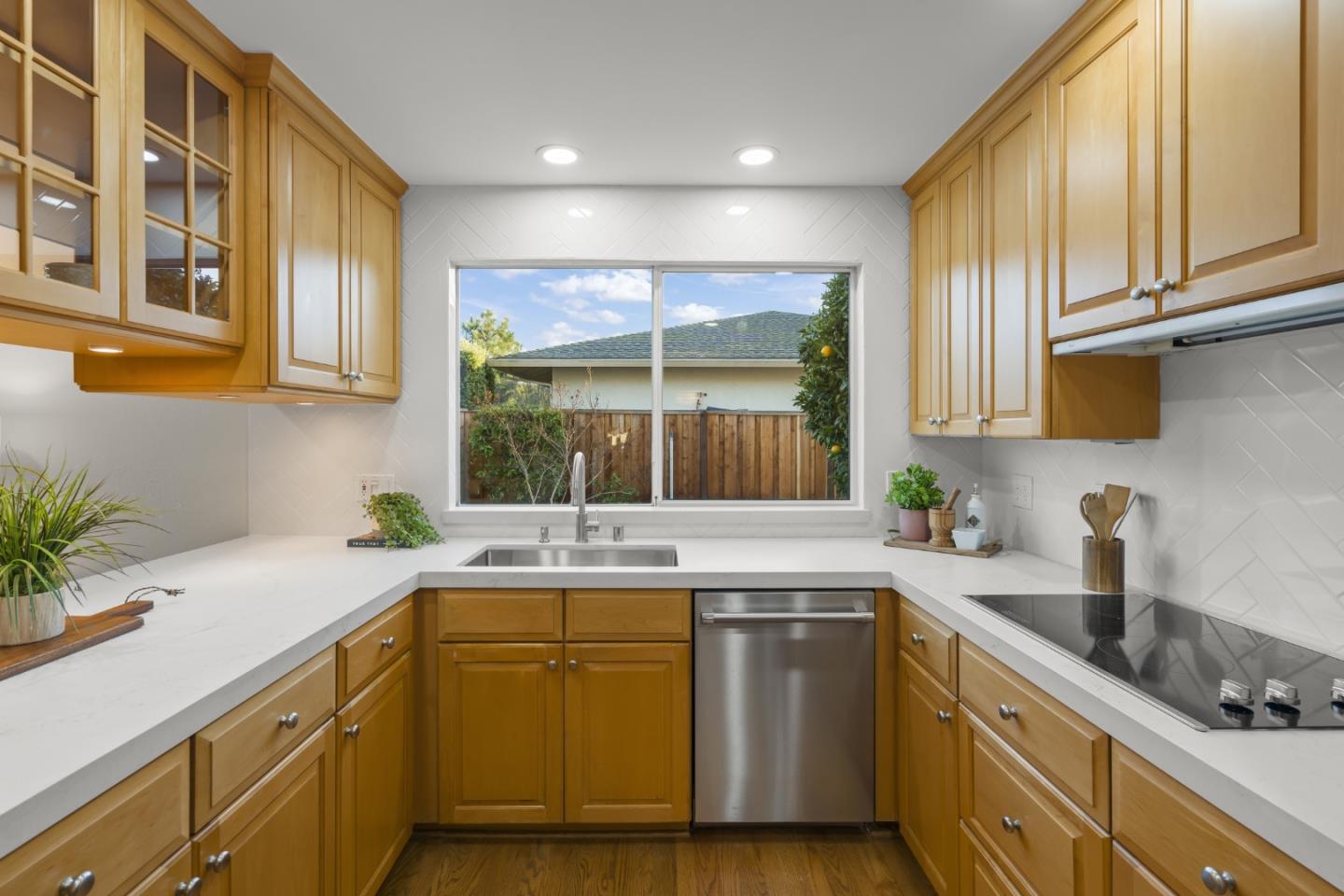 Detail Gallery Image 21 of 49 For 1494 Valcartier Dr, Sunnyvale,  CA 94087 - 4 Beds | 2/1 Baths