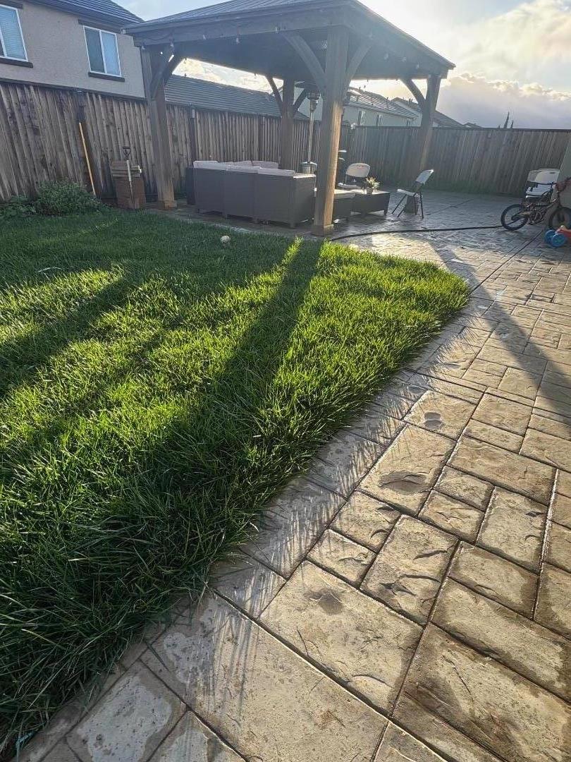 Detail Gallery Image 7 of 7 For 638 Robledo Dr, Soledad,  CA 93960 - 3 Beds | 2 Baths