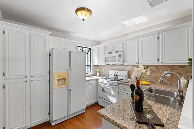 Detail Gallery Image 5 of 29 For 3517 Birchwood Ter #204,  Fremont,  CA 94536 - 2 Beds | 2 Baths