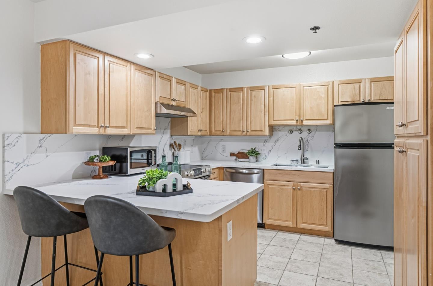 Detail Gallery Image 12 of 36 For 627 E El Camino Real #106,  Sunnyvale,  CA 94087 - 2 Beds | 2/1 Baths