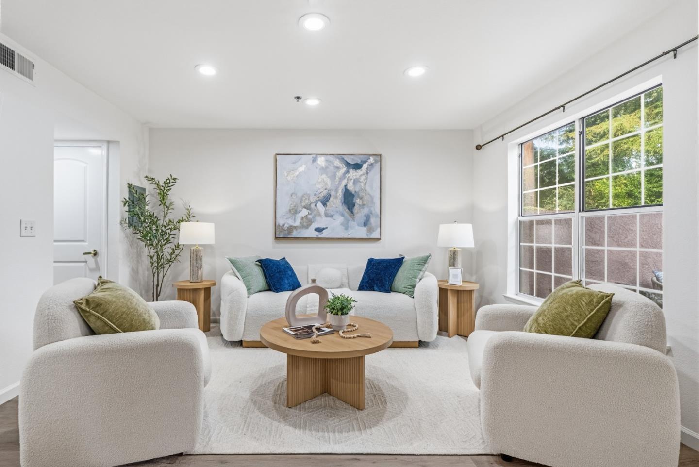 Detail Gallery Image 3 of 36 For 627 E El Camino Real #106,  Sunnyvale,  CA 94087 - 2 Beds | 2/1 Baths