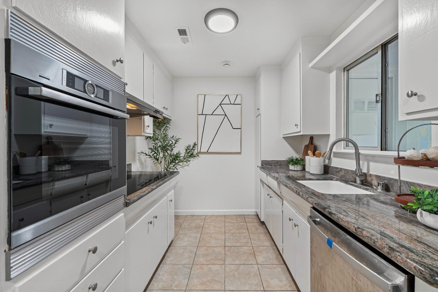 Detail Gallery Image 10 of 30 For 1369 Phelps Ave #9,  San Jose,  CA 95117 - 2 Beds | 1 Baths