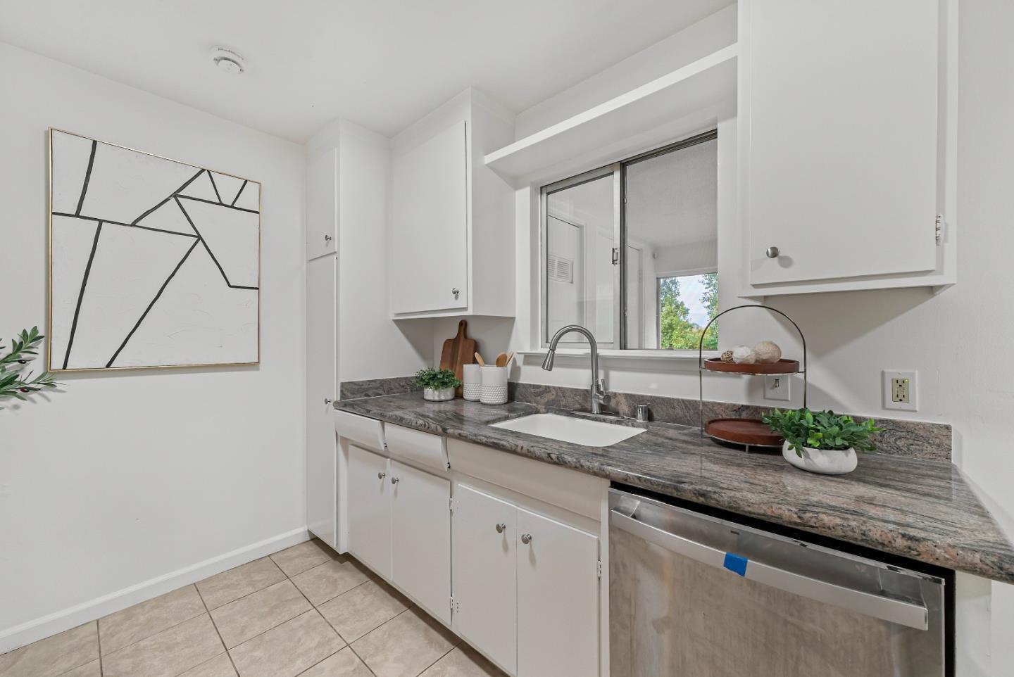 Detail Gallery Image 11 of 30 For 1369 Phelps Ave #9,  San Jose,  CA 95117 - 2 Beds | 1 Baths