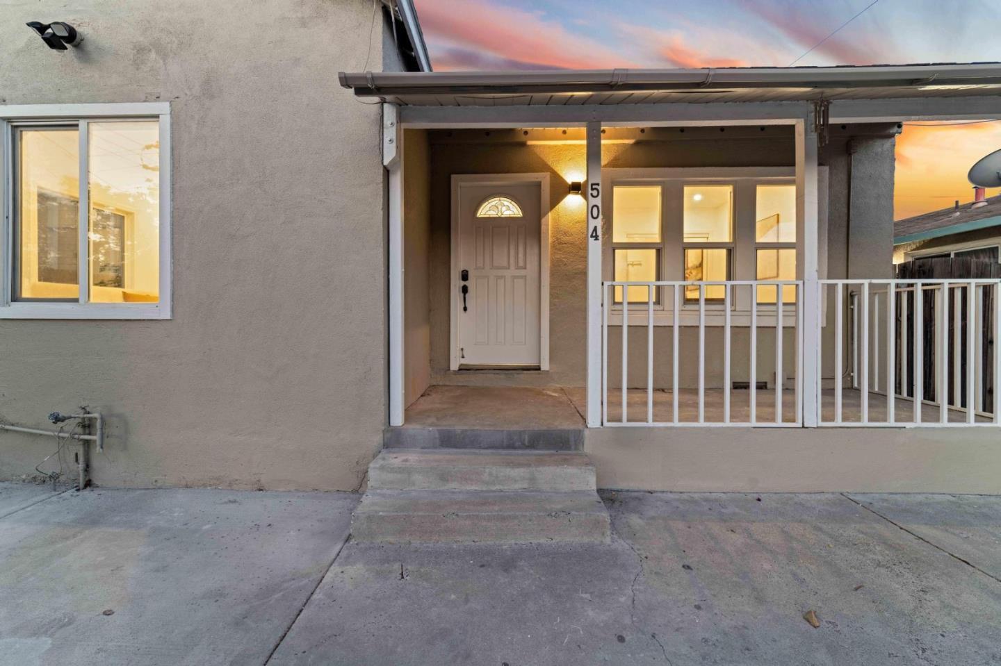 Detail Gallery Image 3 of 53 For 504 Hannah St, San Jose,  CA 95126 - 2 Beds | 2 Baths