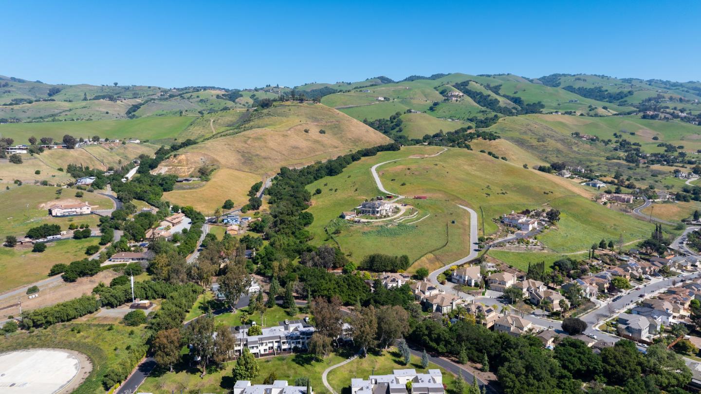 Detail Gallery Image 100 of 124 For 1710 Alder Creek Ct, San Jose,  CA 95148 - 4 Beds | 2/1 Baths