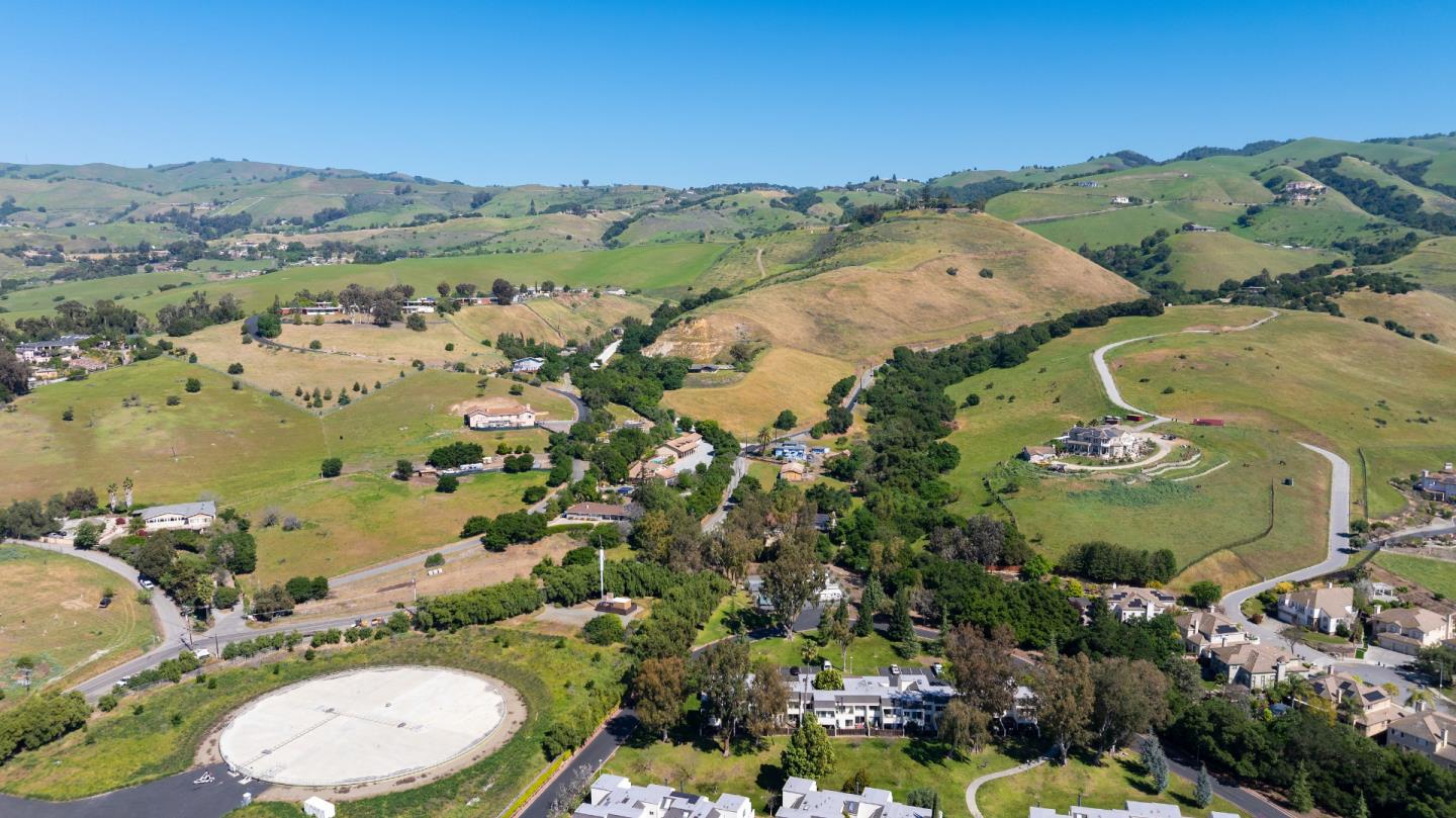 Detail Gallery Image 99 of 124 For 1710 Alder Creek Ct, San Jose,  CA 95148 - 4 Beds | 2/1 Baths