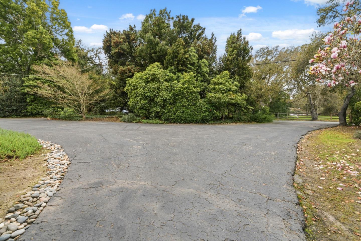 Detail Gallery Image 33 of 61 For 960 Graham Hill Rd, Santa Cruz,  CA 95060 - 2 Beds | 2 Baths