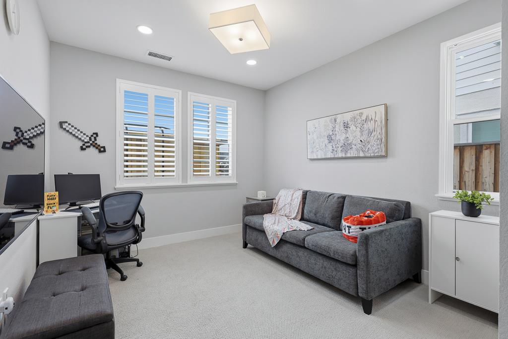 Detail Gallery Image 14 of 56 For 5874 Caleb Ct, Newark,  CA 94560 - 4 Beds | 3/1 Baths