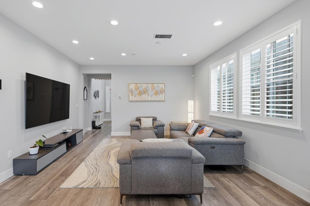 Detail Gallery Image 4 of 56 For 5874 Caleb Ct, Newark,  CA 94560 - 4 Beds | 3/1 Baths