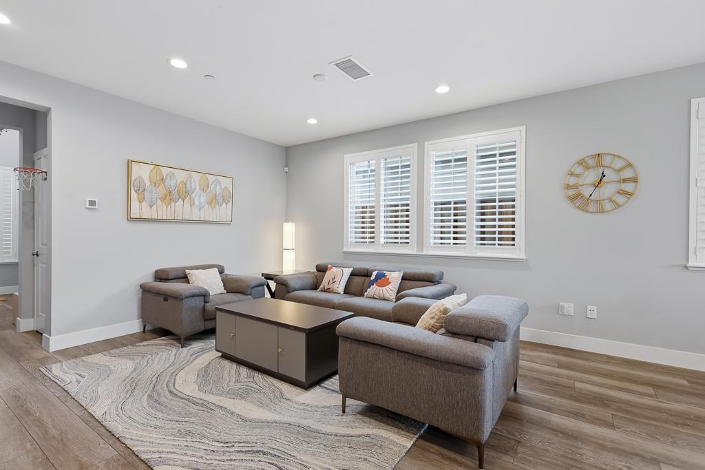 Detail Gallery Image 6 of 56 For 5874 Caleb Ct, Newark,  CA 94560 - 4 Beds | 3/1 Baths