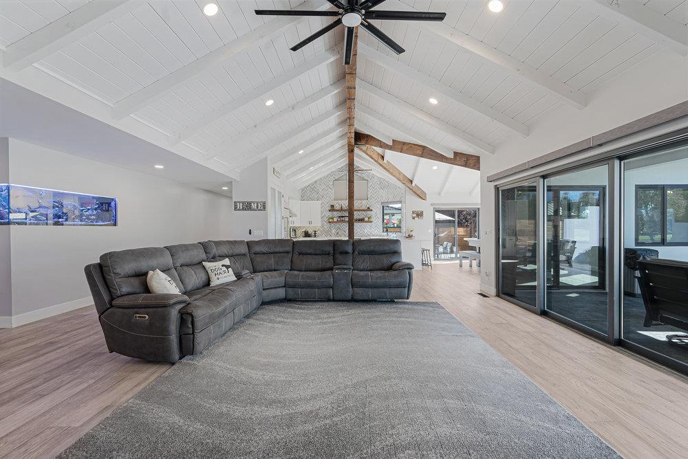 Detail Gallery Image 12 of 119 For 1220 S Ridgemark Dr, Hollister,  CA 95023 - 3 Beds | 3 Baths