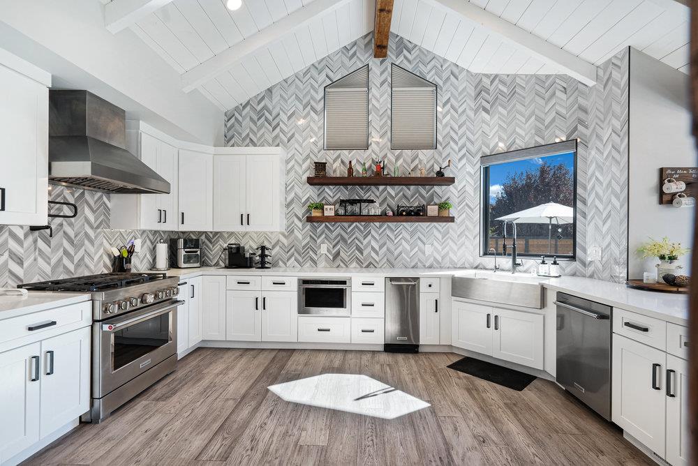 Detail Gallery Image 14 of 119 For 1220 S Ridgemark Dr, Hollister,  CA 95023 - 3 Beds | 3 Baths