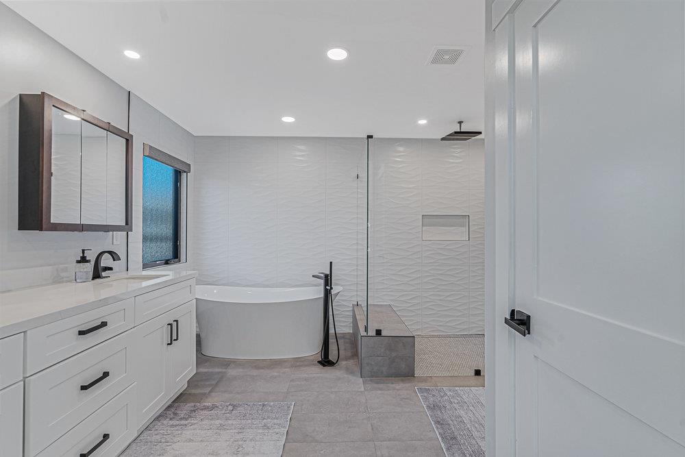 Detail Gallery Image 38 of 119 For 1220 S Ridgemark Dr, Hollister,  CA 95023 - 3 Beds | 3 Baths