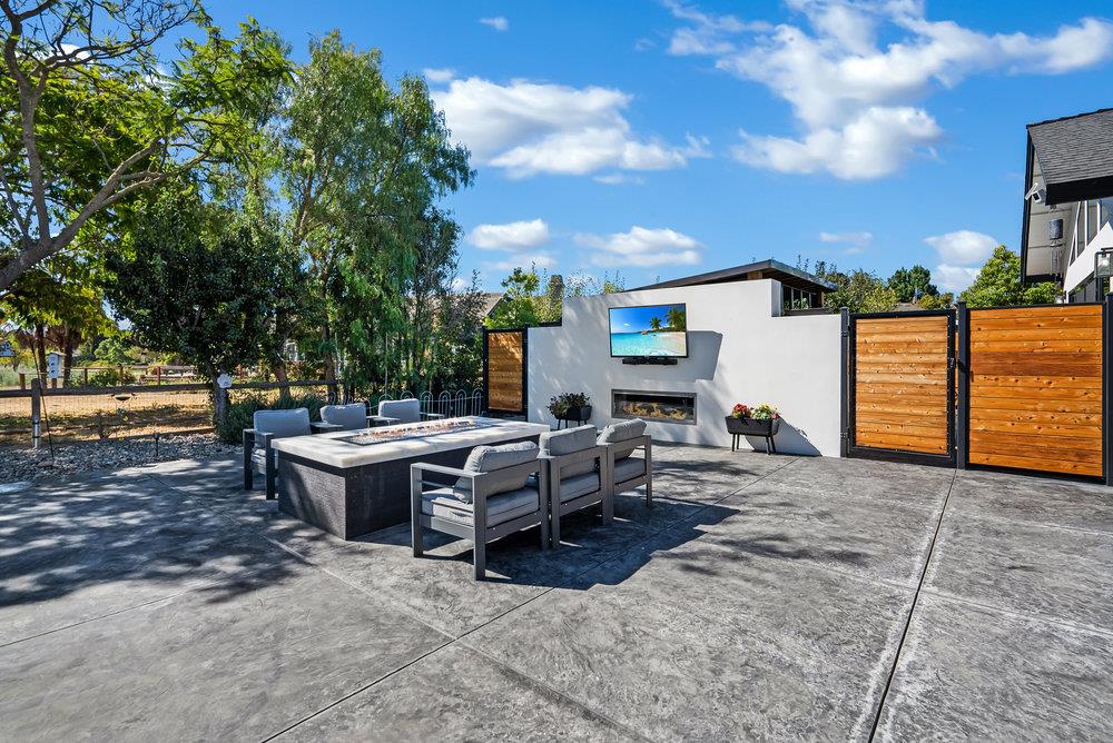 Detail Gallery Image 51 of 119 For 1220 S Ridgemark Dr, Hollister,  CA 95023 - 3 Beds | 3 Baths