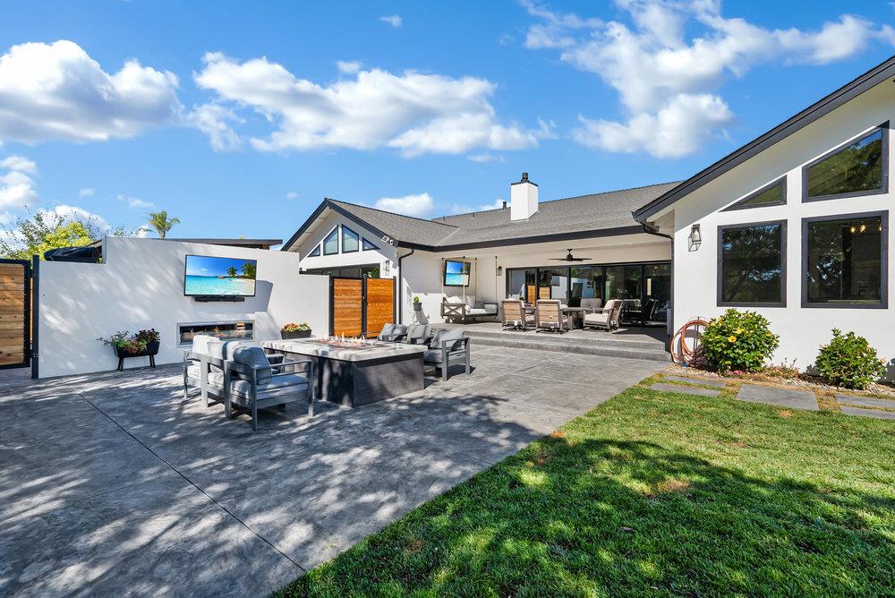 Detail Gallery Image 61 of 119 For 1220 S Ridgemark Dr, Hollister,  CA 95023 - 3 Beds | 3 Baths