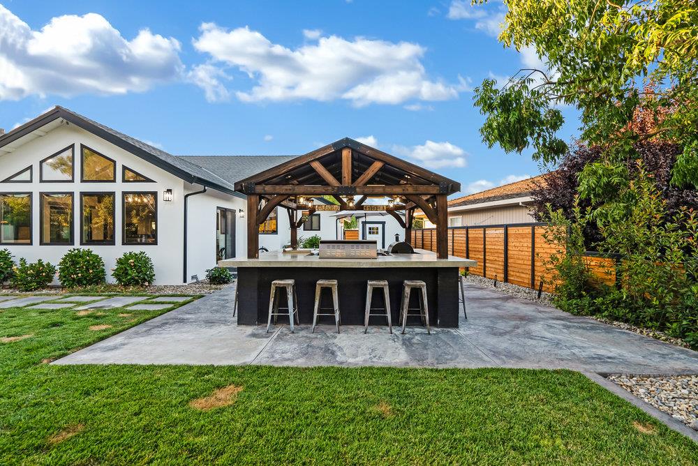 Detail Gallery Image 82 of 119 For 1220 S Ridgemark Dr, Hollister,  CA 95023 - 3 Beds | 3 Baths