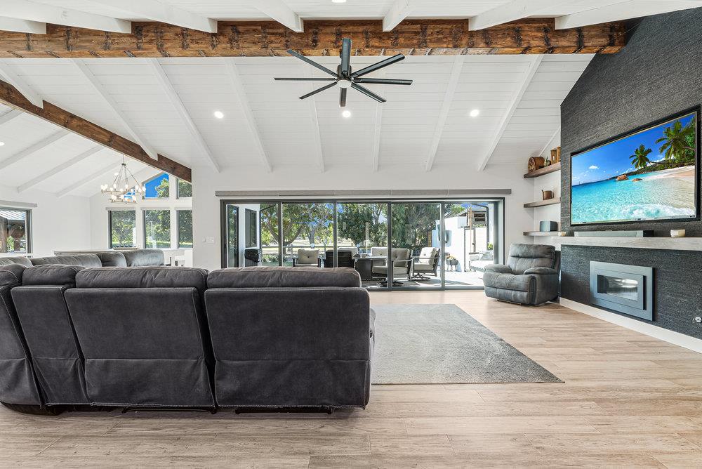 Detail Gallery Image 9 of 119 For 1220 S Ridgemark Dr, Hollister,  CA 95023 - 3 Beds | 3 Baths