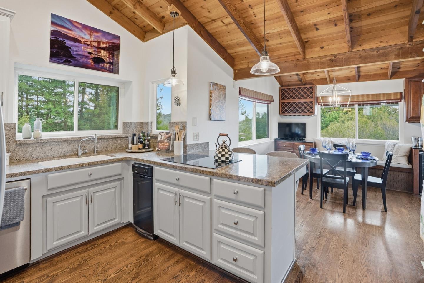 Detail Gallery Image 14 of 66 For 645 Skyward Dr, Aptos,  CA 95003 - 3 Beds | 2 Baths