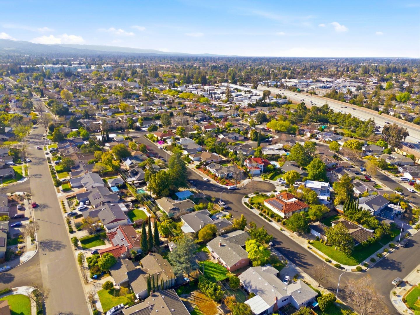 Detail Gallery Image 27 of 30 For 19735 Auburn Dr, Cupertino,  CA 95014 - 4 Beds | 2/1 Baths