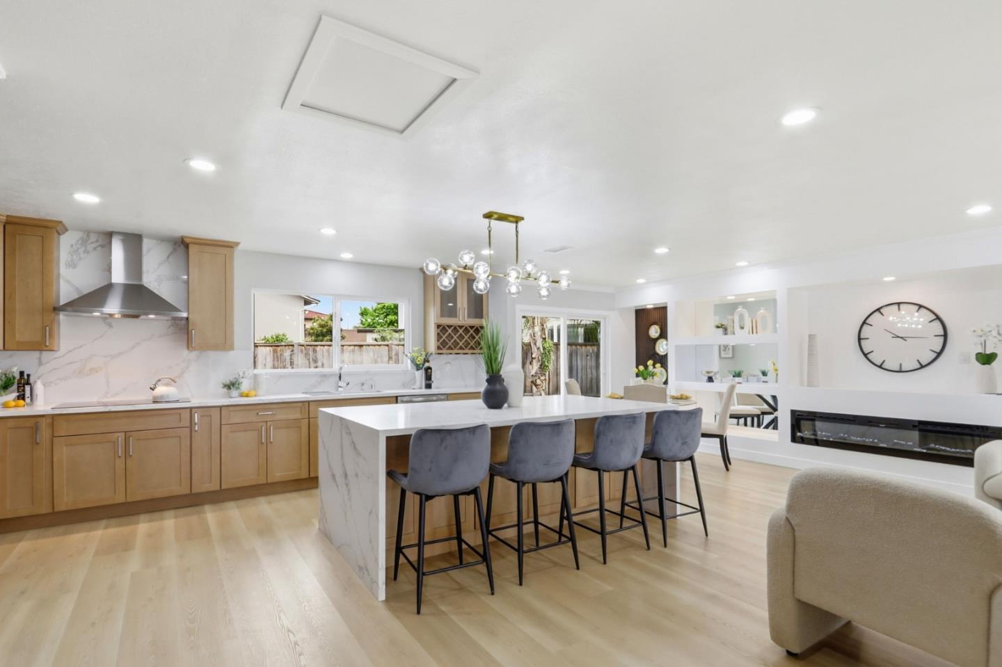 Detail Gallery Image 7 of 44 For 3367 Holderman Drive, San Jose,  CA 95148 - 4 Beds | 2/1 Baths