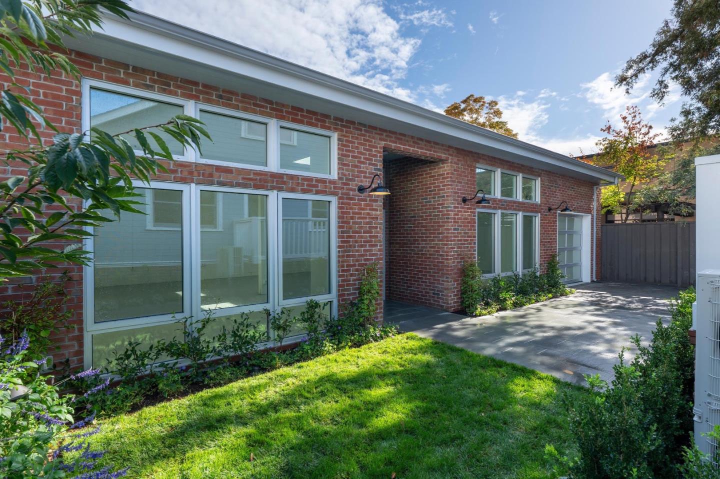 Detail Gallery Image 21 of 32 For 235 Alma St, Palo Alto,  CA 94301 - – Beds | – Baths