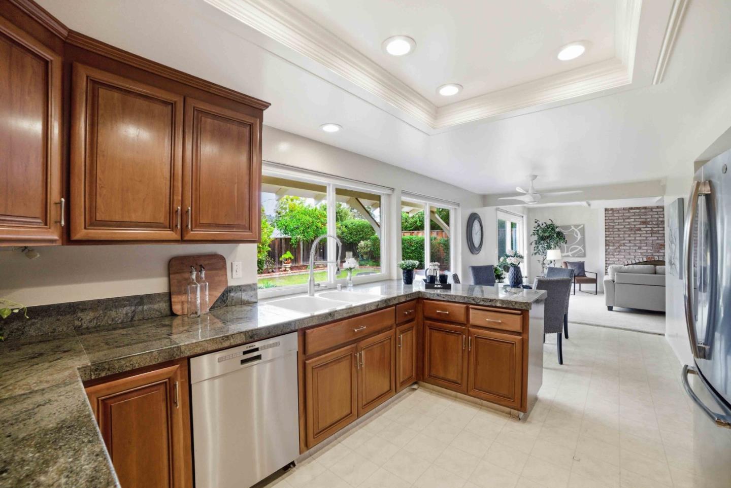 Detail Gallery Image 6 of 26 For 6856 Eldridge Dr, San Jose,  CA 95120 - 5 Beds | 2/1 Baths